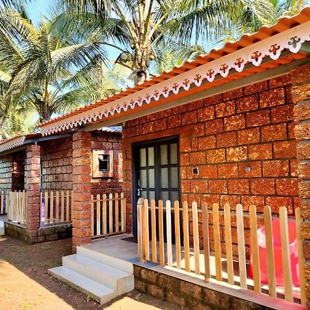 Saka Kadams Home Stay Guhagar Exterior photo