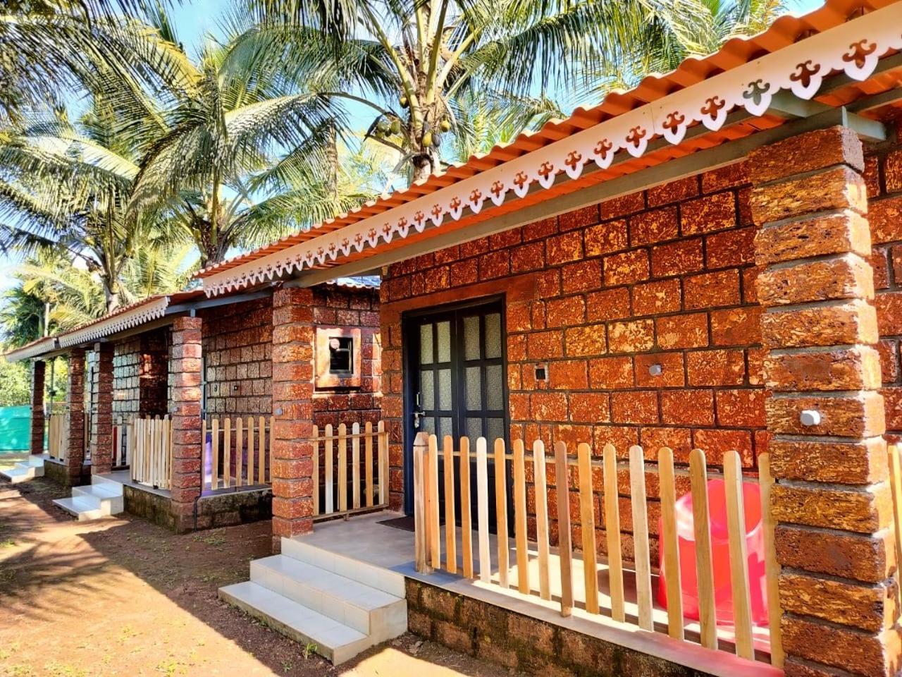 Saka Kadams Home Stay Guhagar Exterior photo